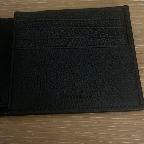 Authentic Coach Mens slim billfold - Picture 4 of 7